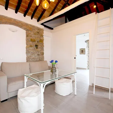 Centre Nella Apartment