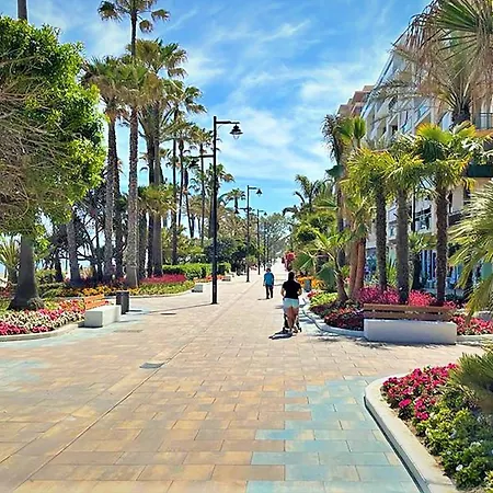 Centre Nella Estepona